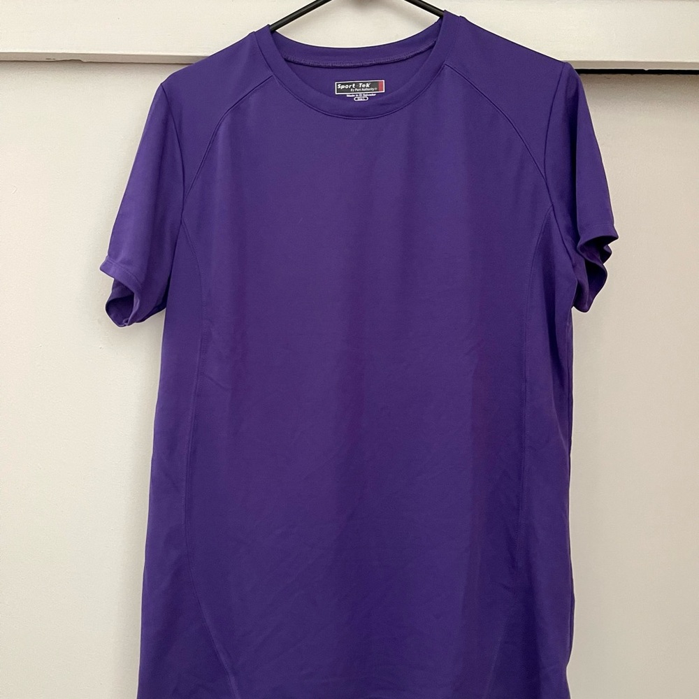 Sport-Tek women’s Dry Zone shirt size large - new without tags